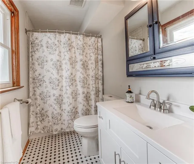 Additional image 23 of 32 Ellis Ave