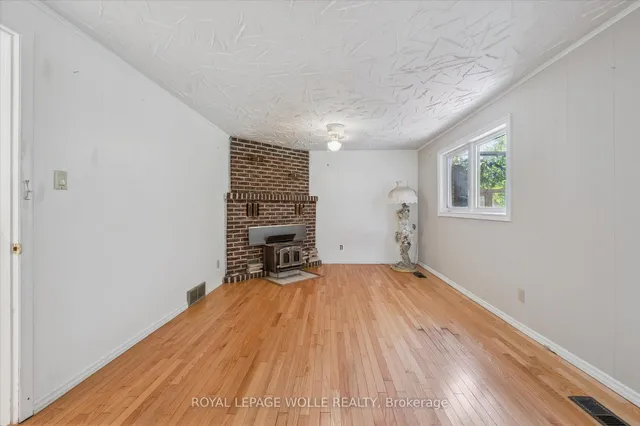 Additional image 19 of 218 Overlea Dr