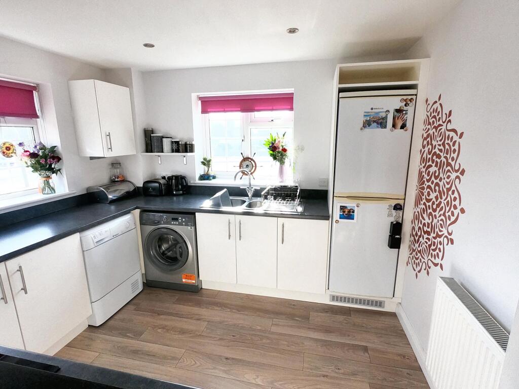 Additional image 8 of Central House, Central Avenue, Telscombe Cliffs, BN10 7LJ