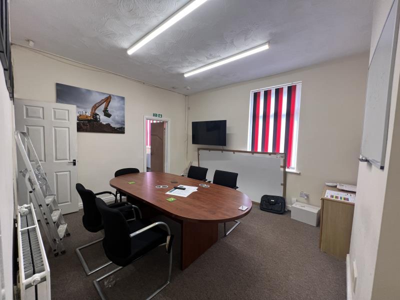 Additional image 5 of 331-333 Manchester Road, Westhoughton BL5 3JY