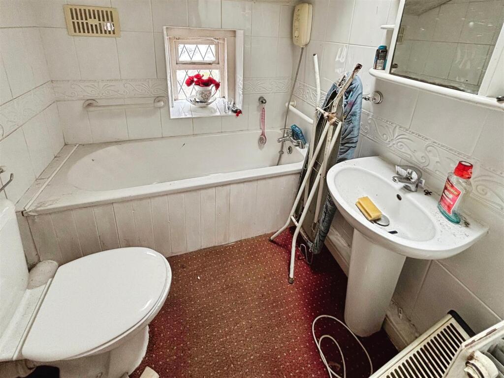 Additional image 8 of Hollingwood Lane, Great Horton, Bradford, BD7 4AL