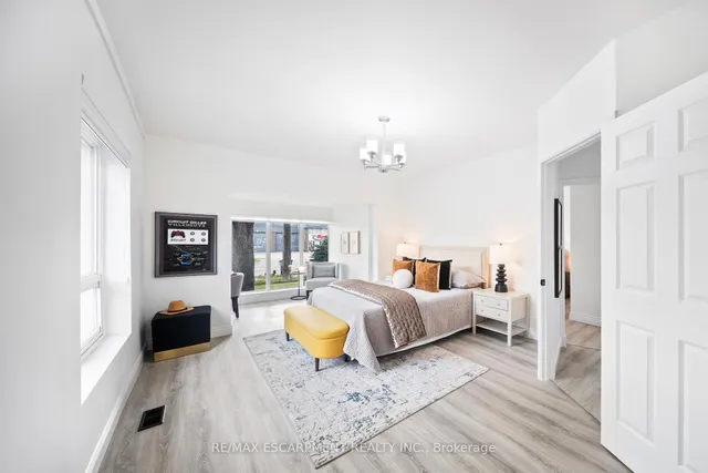 Additional image 22 of 665 Kipling Ave