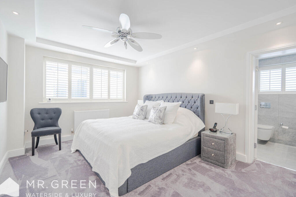 Additional image 11 of Cliff Lodge, 5 Boscombe Overcliff Drive, Bournemouth, BH5 1JB