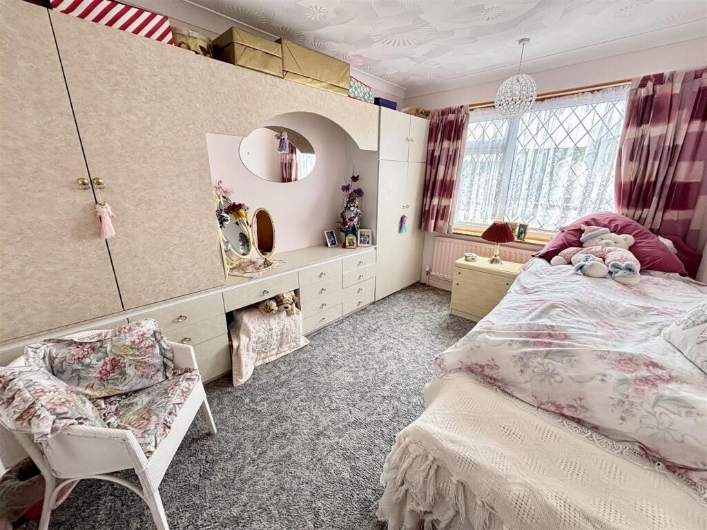 Additional image 12 of Richard Close, Upton