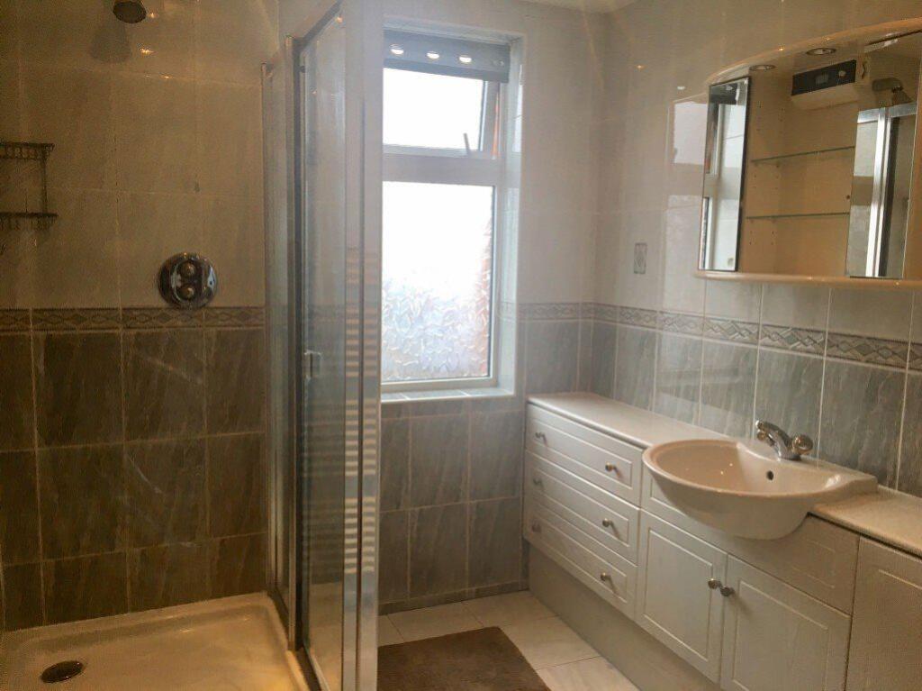 Additional image 9 of Student Five Bedroom House Situated In Queens Park