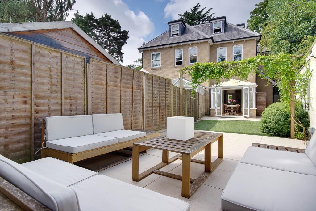 Additional image 9 of Close Talbot Woods,  Bournemouth *Garden Apartment*