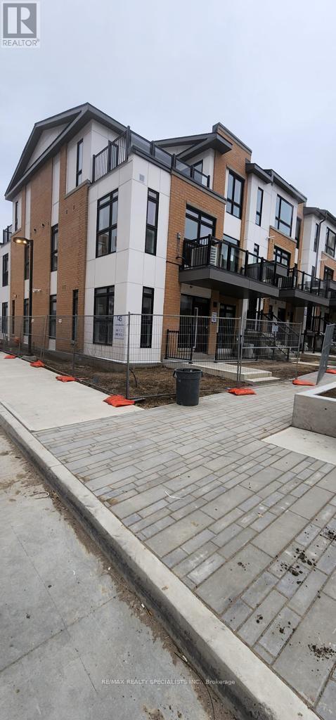 112 - 145 CANON JACKSON DRIVE|Toronto (Beechborough-Greenbrook), Ontario M6M2G1