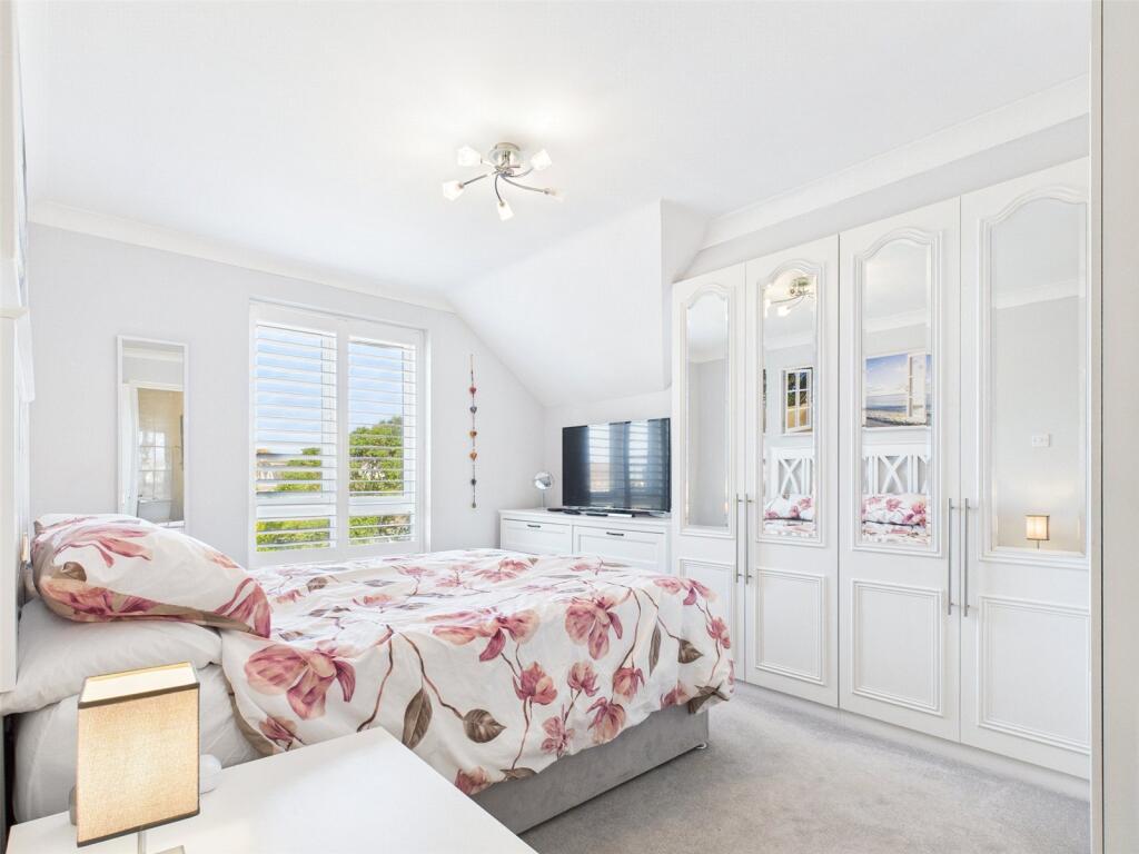 Additional image 14 of Barton Court Avenue, Barton on Sea, New Milton, Hampshire, BH25
