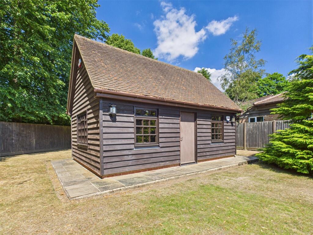 Additional image 15 of Rothesay Drive, Highcliffe, Christchurch, Dorset, BH23