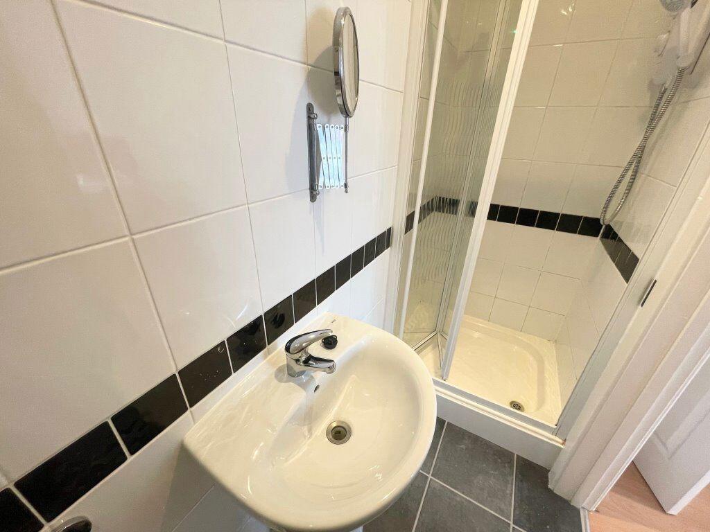 Additional image 6 of Student/ Sharer Three Double Bedroom Flat (P01846)