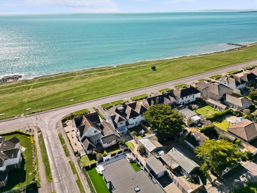Additional image 10 of Marine Drive East, Barton on Sea, BH25