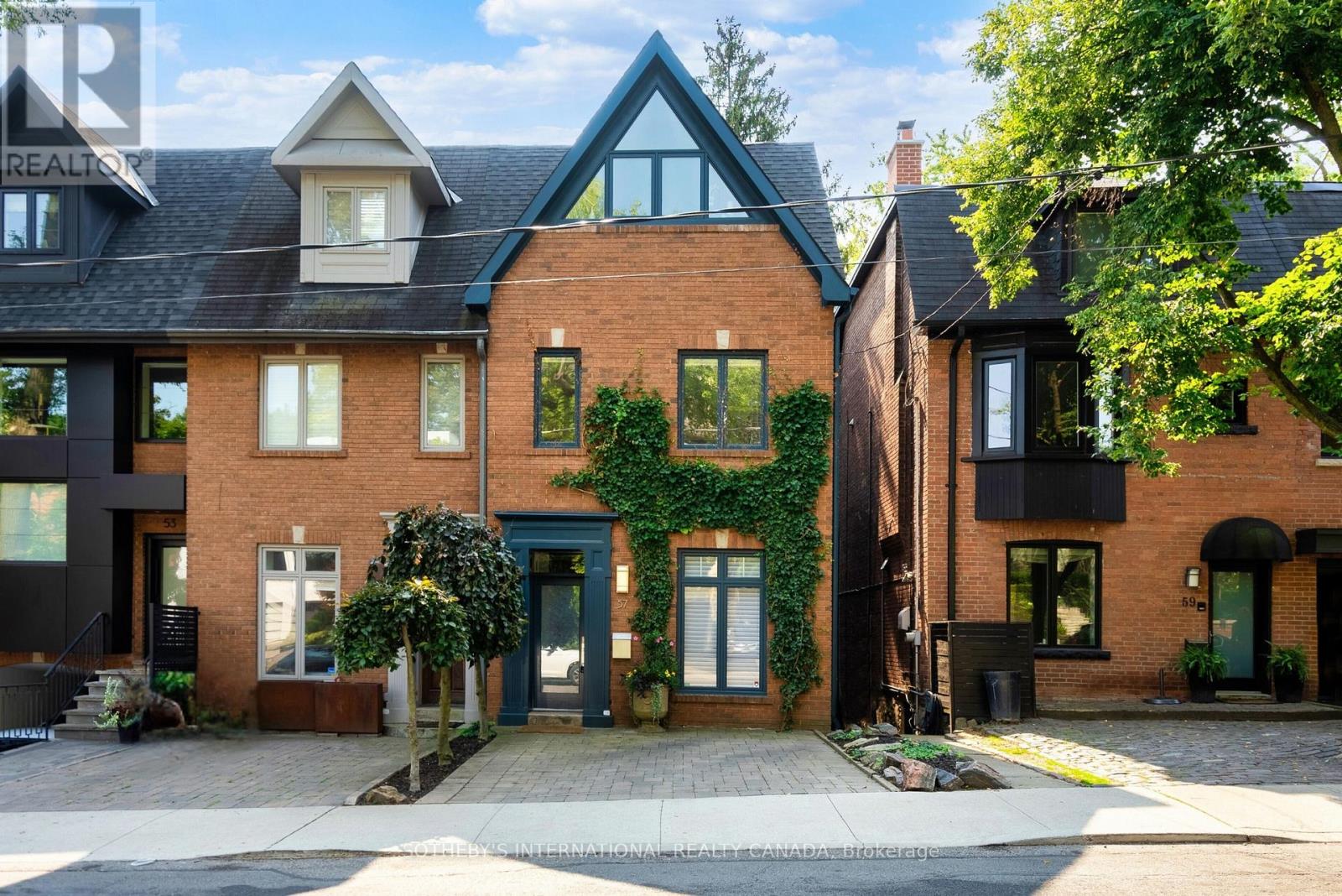 Property image for 57 WOODLAWN AVENUE W|Toronto (Yonge-St. Clair), Ontario M4V1G6