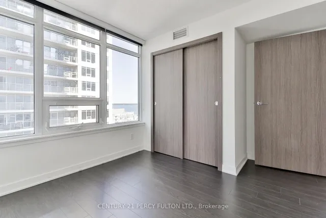 Additional image 15 of 19 Bathurst St Unit 1811