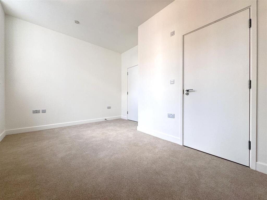 Additional image 10 of Hartington Place, Eastbourne BN21 3BG