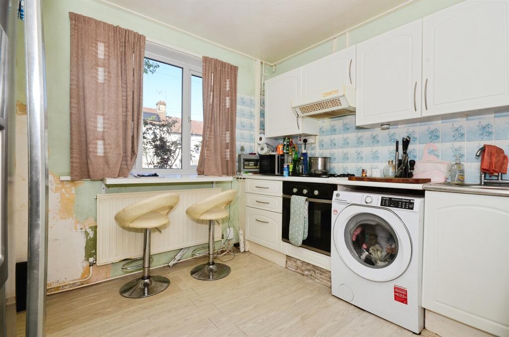 Additional image 3 of Longfield Road, Southdown, Harpenden