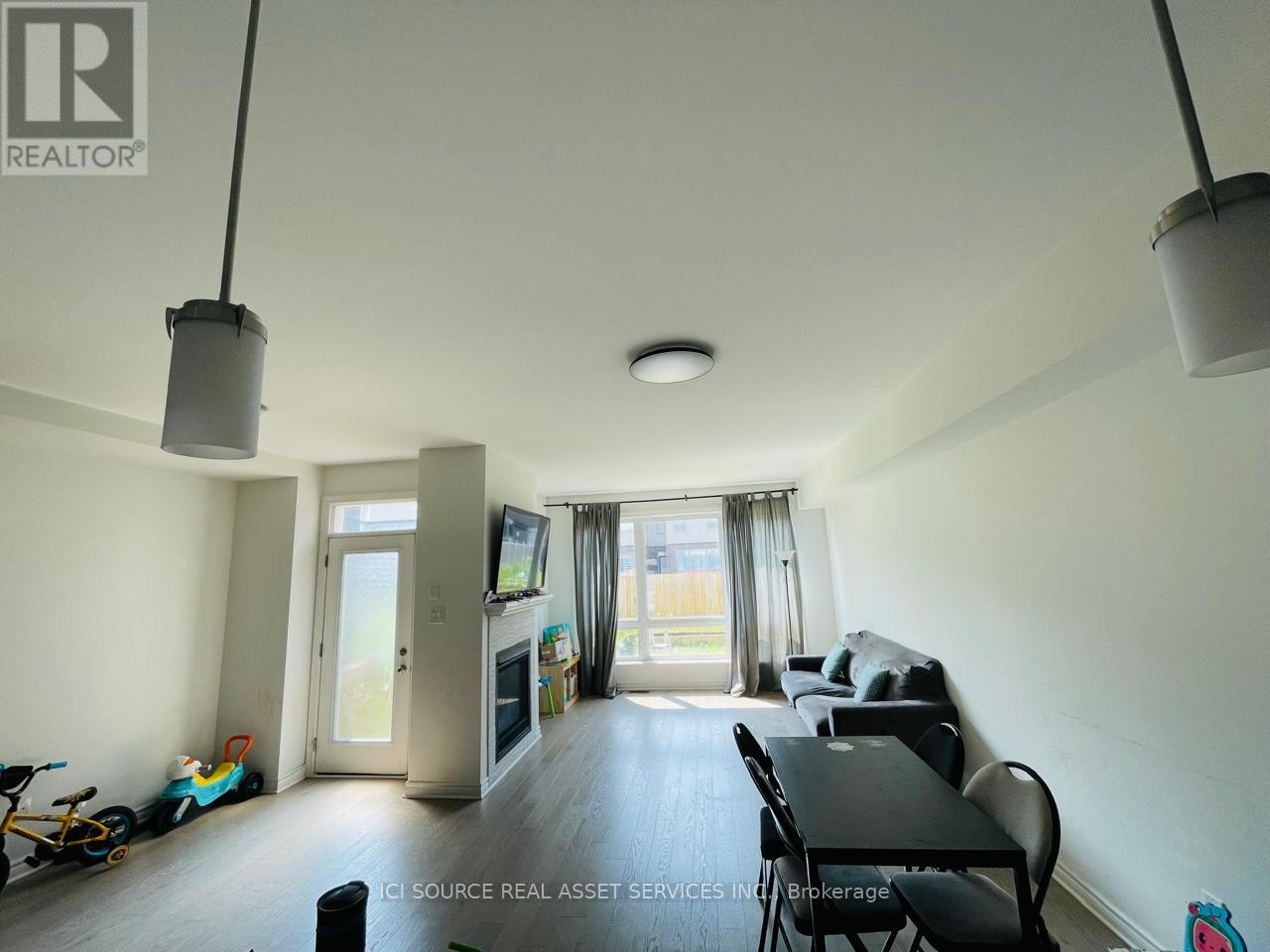 Property image for 832 QUARTET AVENUE|Ottawa, Ontario K1X0C7