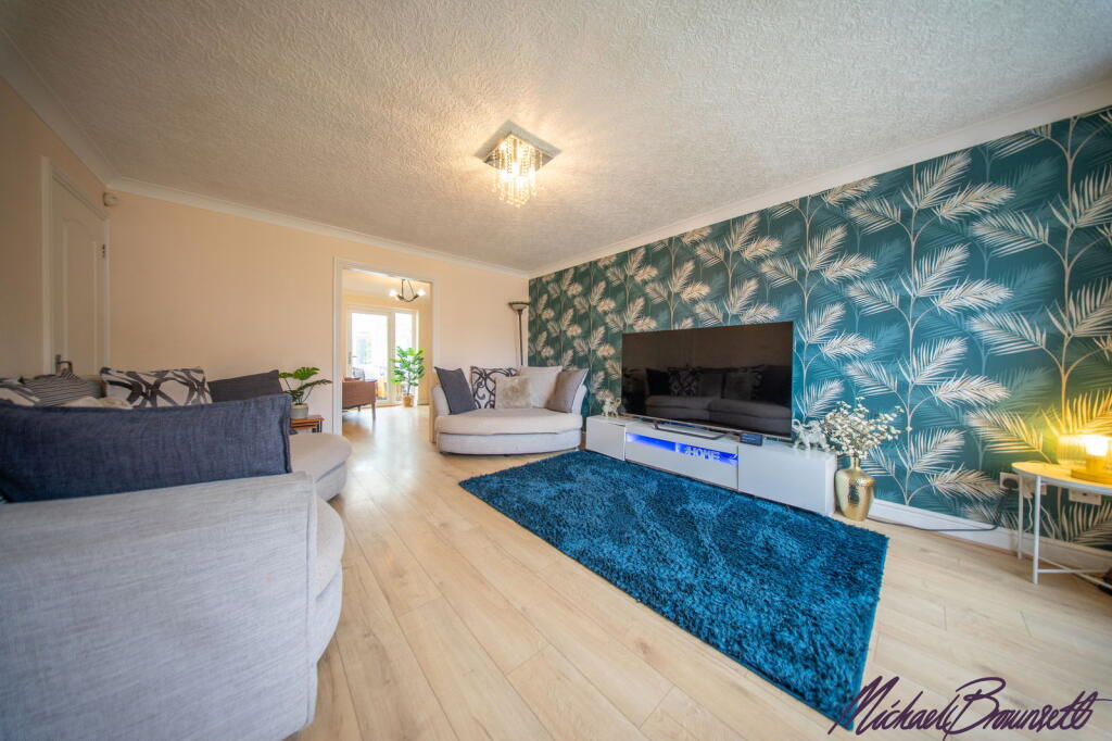 Additional image 4 of Farfield Avenue, Bradford, BD6 2EB