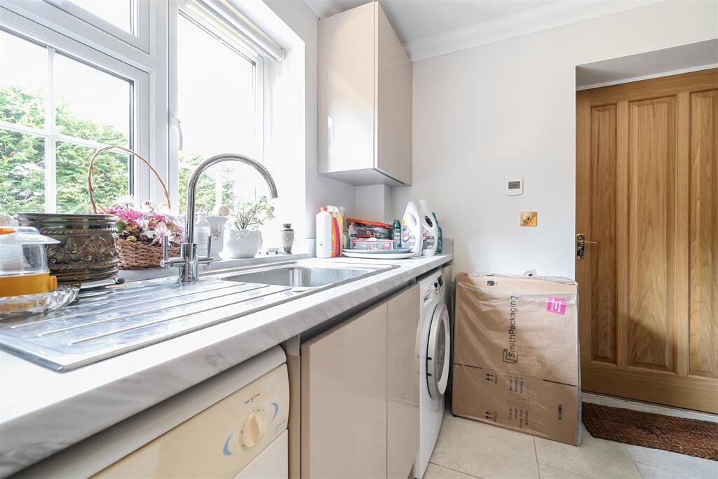 Additional image 11 of Rowlands Hill, Wimborne