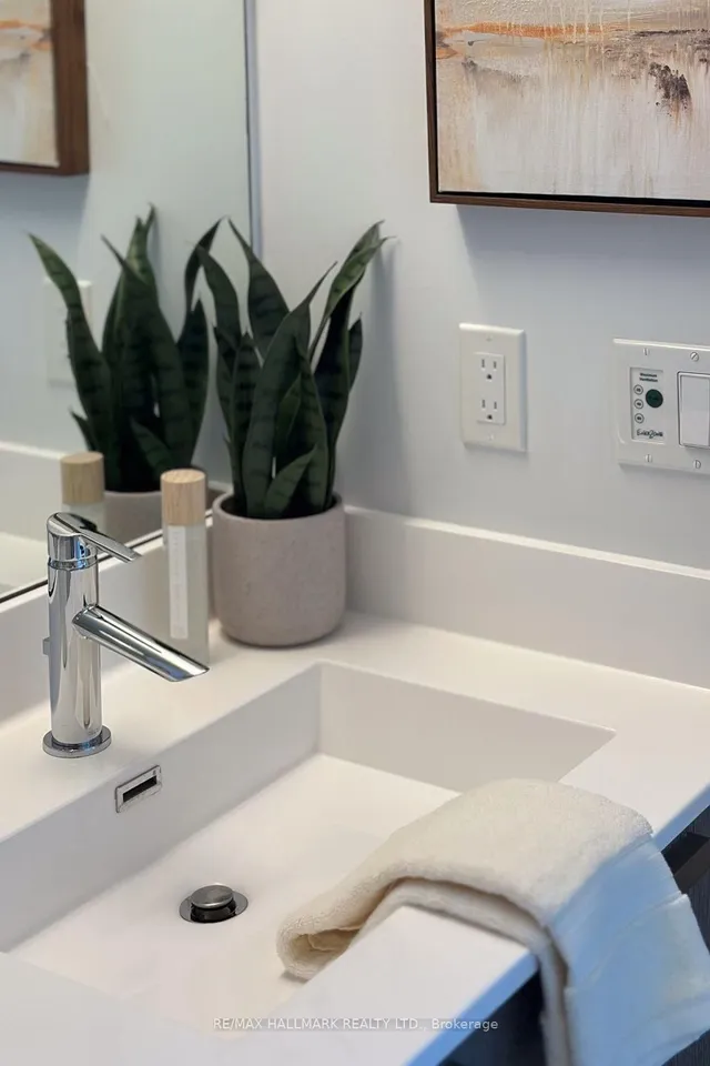 Additional image 26 of 275 Village Green Sq Unit 522