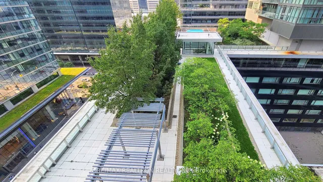 Additional image 38 of 55 Bremner Blvd Unit 1202