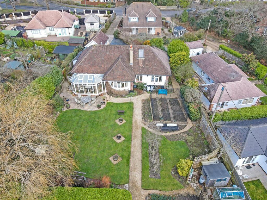 Additional image 16 of Highlands Road, Barton on Sea, New Milton, Hampshire, BH25