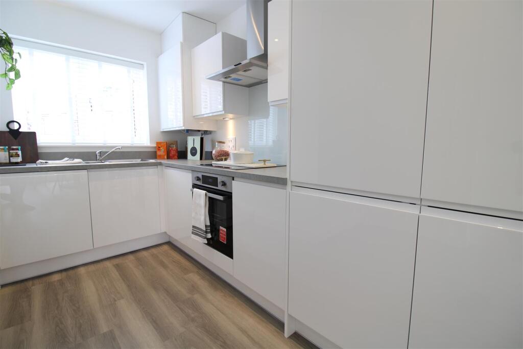 Additional image 14 of Connemara Crescent, Fontwell, Arundel