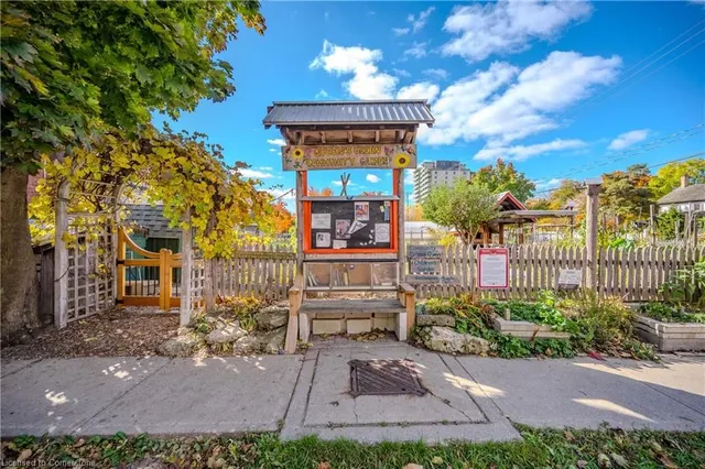 Additional image 36 of 399 Queen St Unit 313