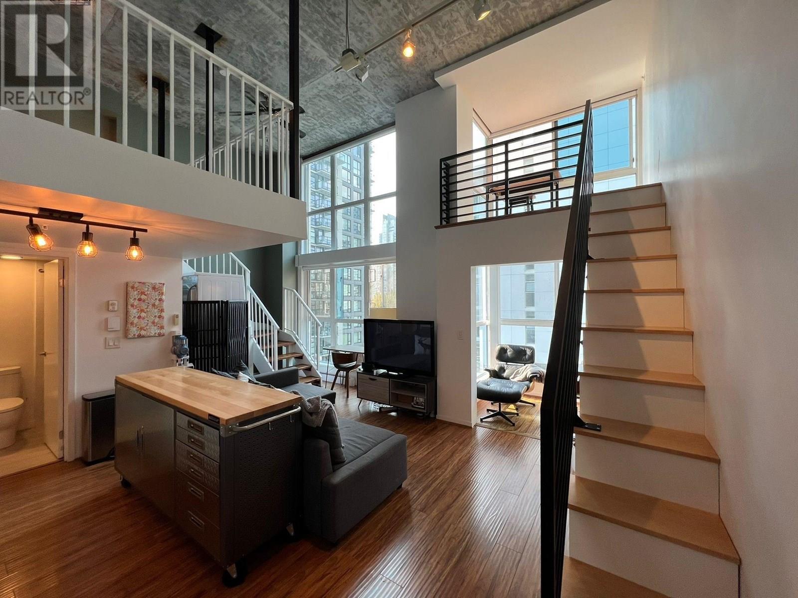 512 1238 SEYMOUR STREET|Vancouver, British Columbia V6B6J3