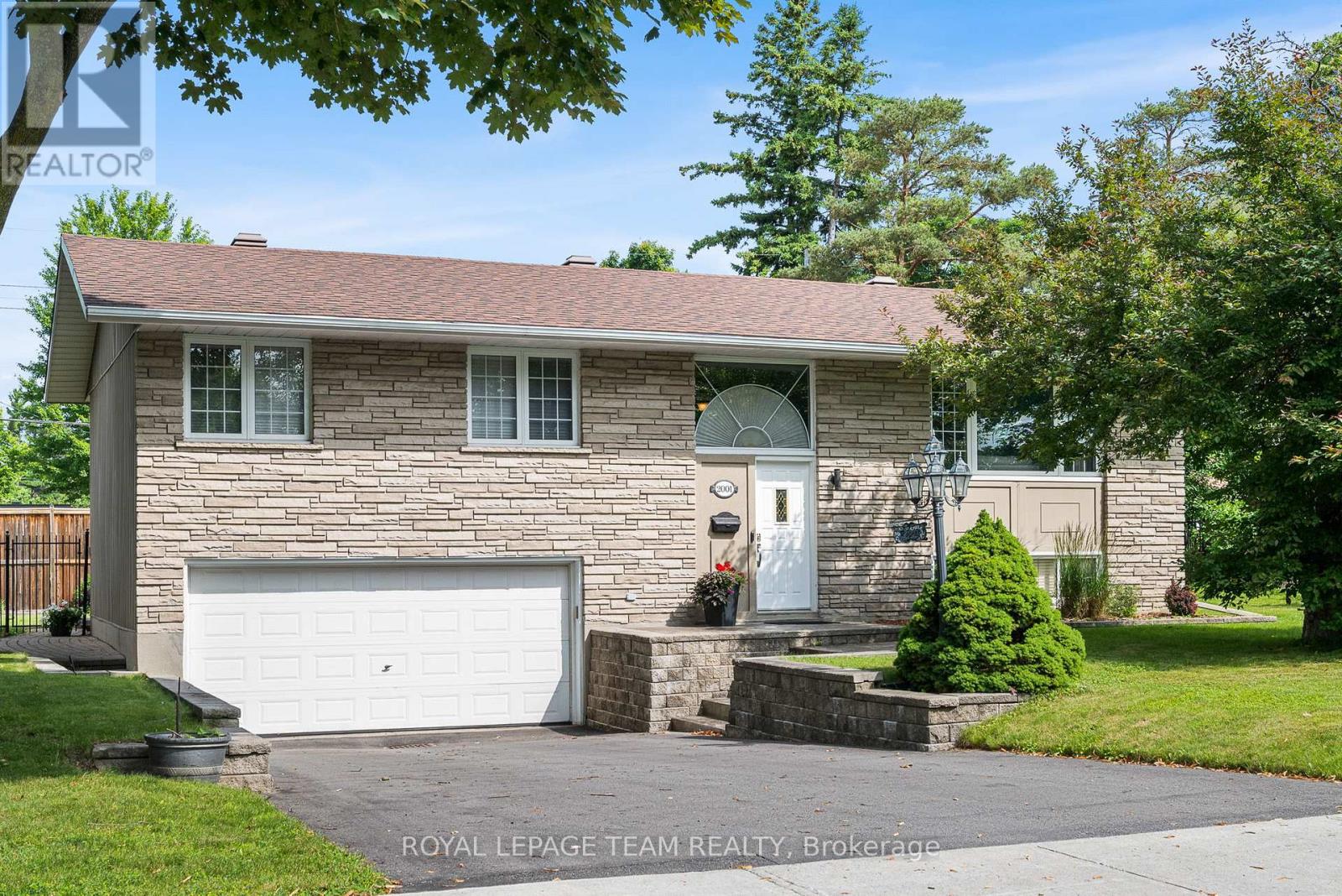 2001 BEL-AIR DRIVE|Ottawa, Ontario K2C0X1