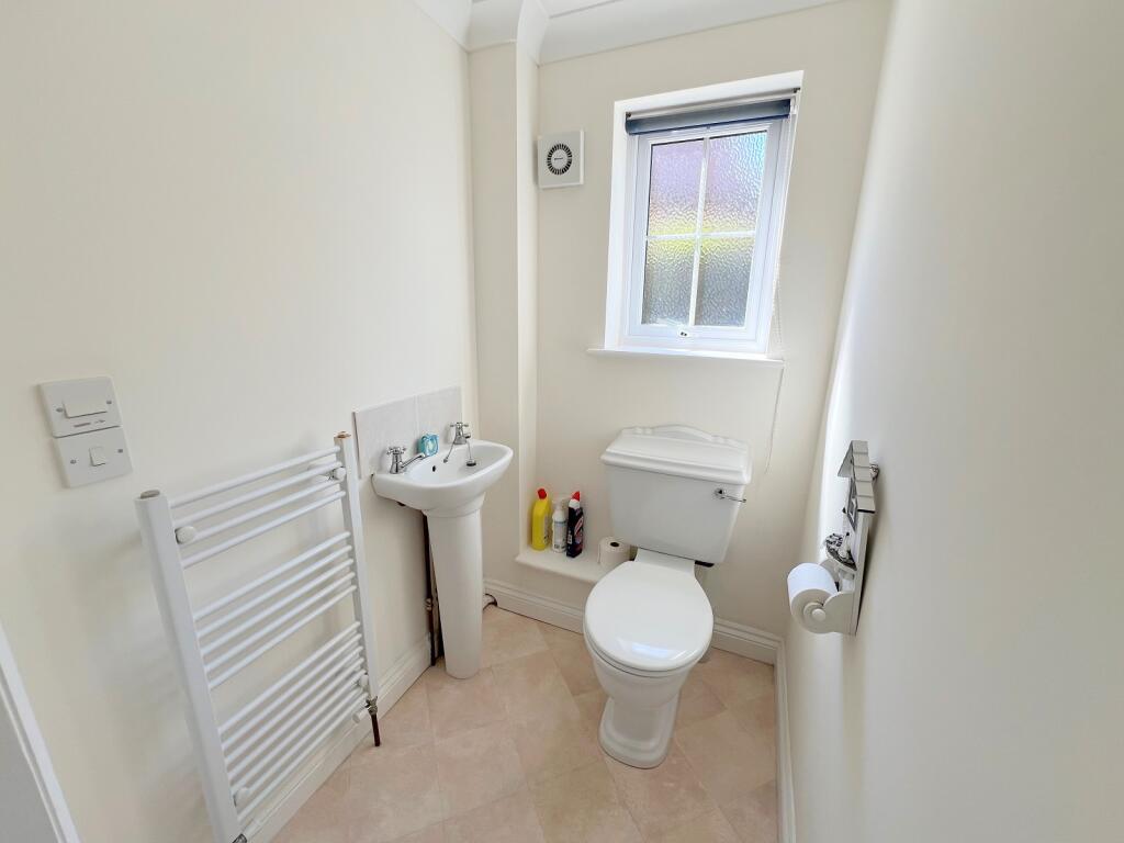 Additional image 6 of Yew Lane, New Milton, Hampshire. BH25 5BA