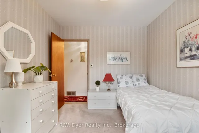 Additional image 13 of 41 Highpark Ave