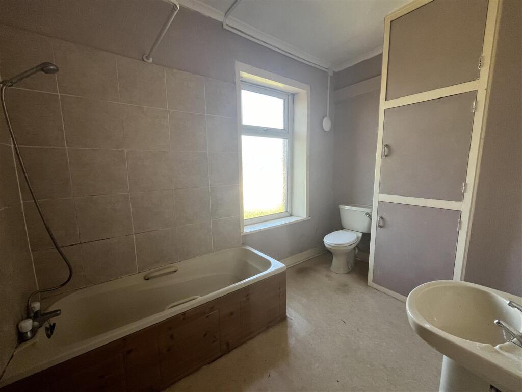 Additional image 4 of Moorcroft Terrace, Bradford