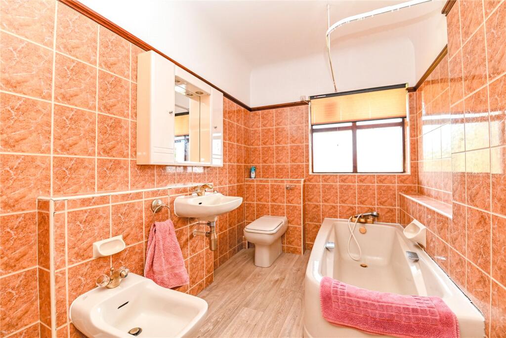 Additional image 7 of Chestnut Avenue, Barton on Sea, New Milton, Hampshire, BH25
