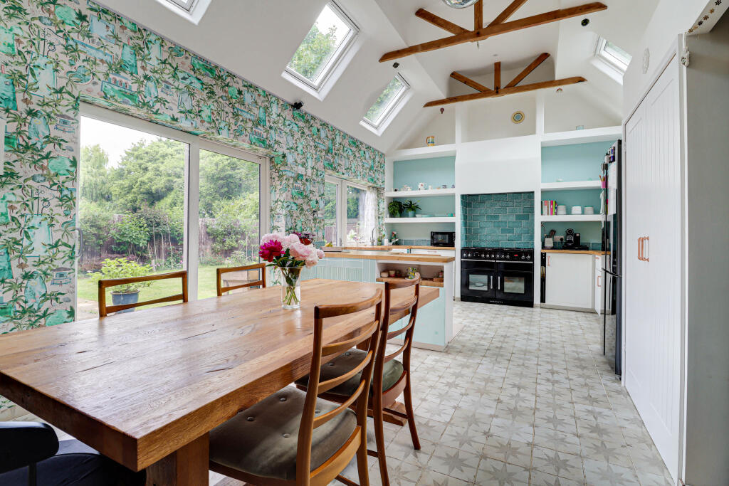 Additional image 3 of London Road, Markyate, St Albans, AL3