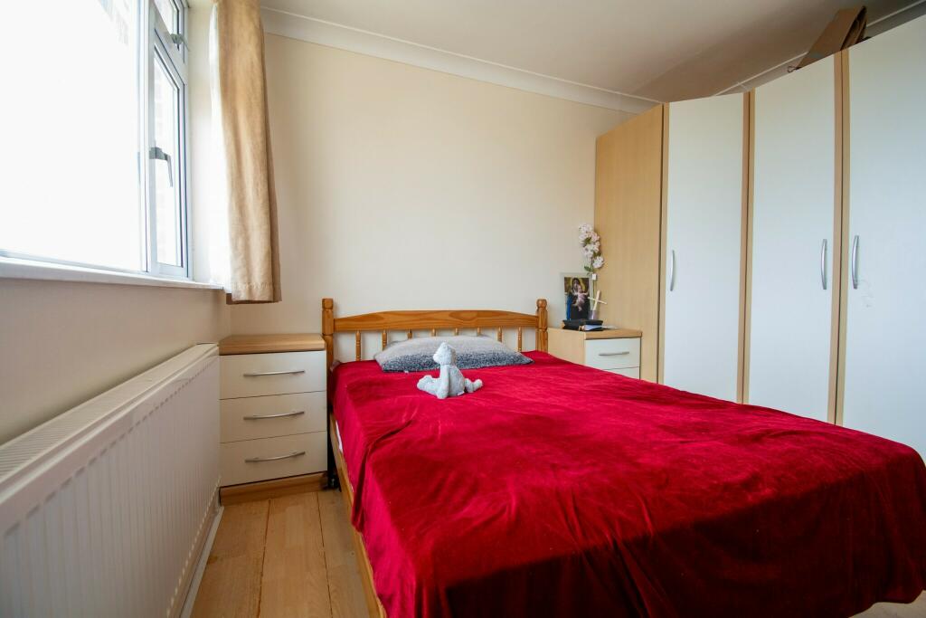 Additional image 12 of Large 4/5 Bed Detached House in Ensbury Park