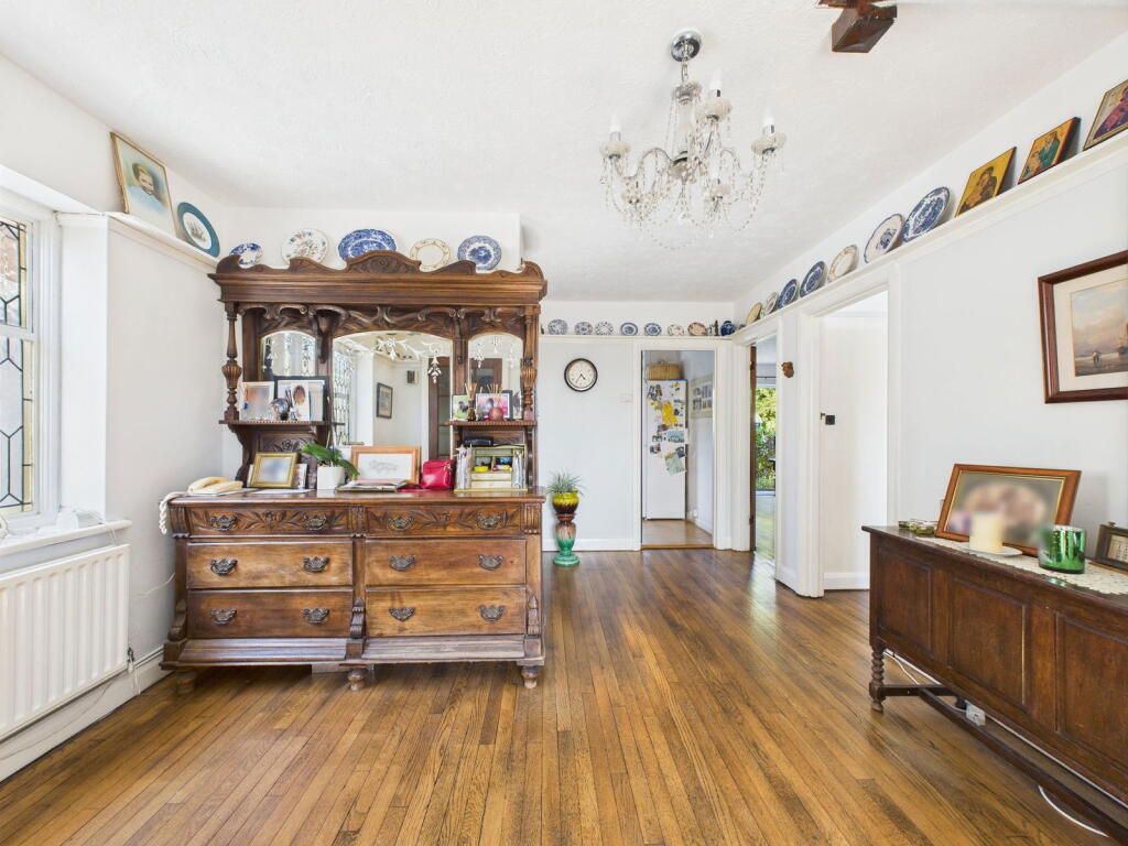 Additional image 9 of George V Avenue, Worthing, BN11