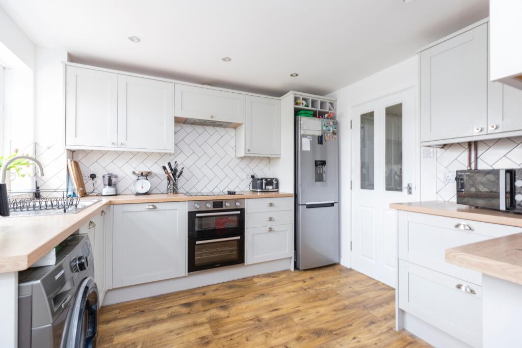 Additional image 2 of Lynch Close, Mere