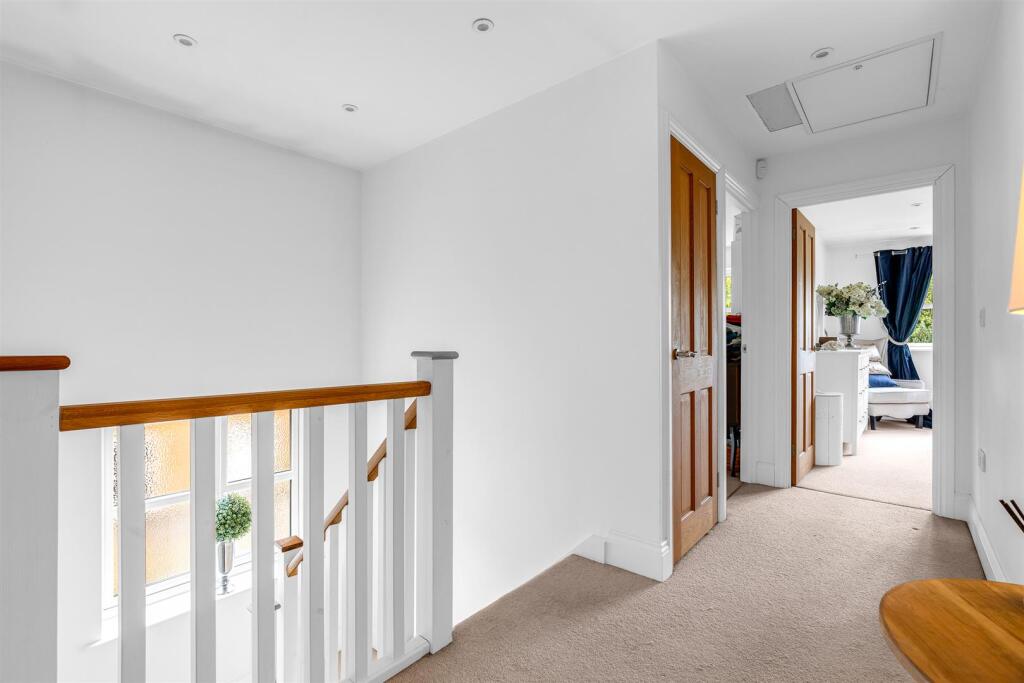 Additional image 14 of Wendover Drive, Welwyn