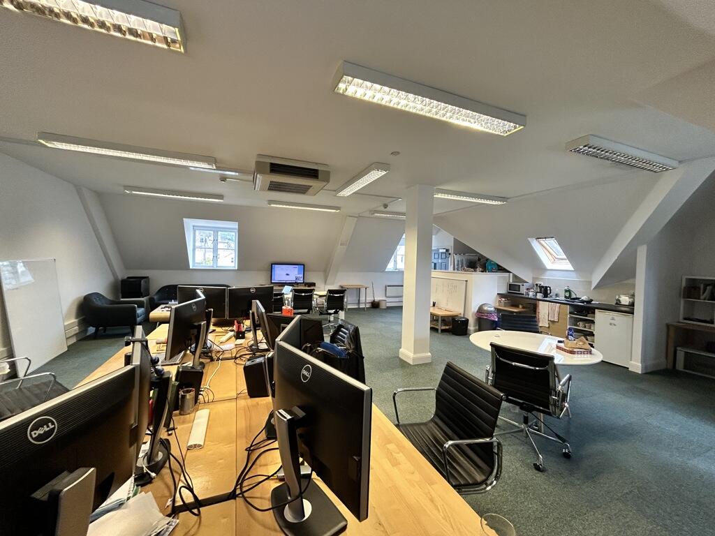 Additional image 5 of Second Floor, 25 Windsor Castle, Upper Bristol Road, Bath, Bath and North East Somerset, BA1 3DN