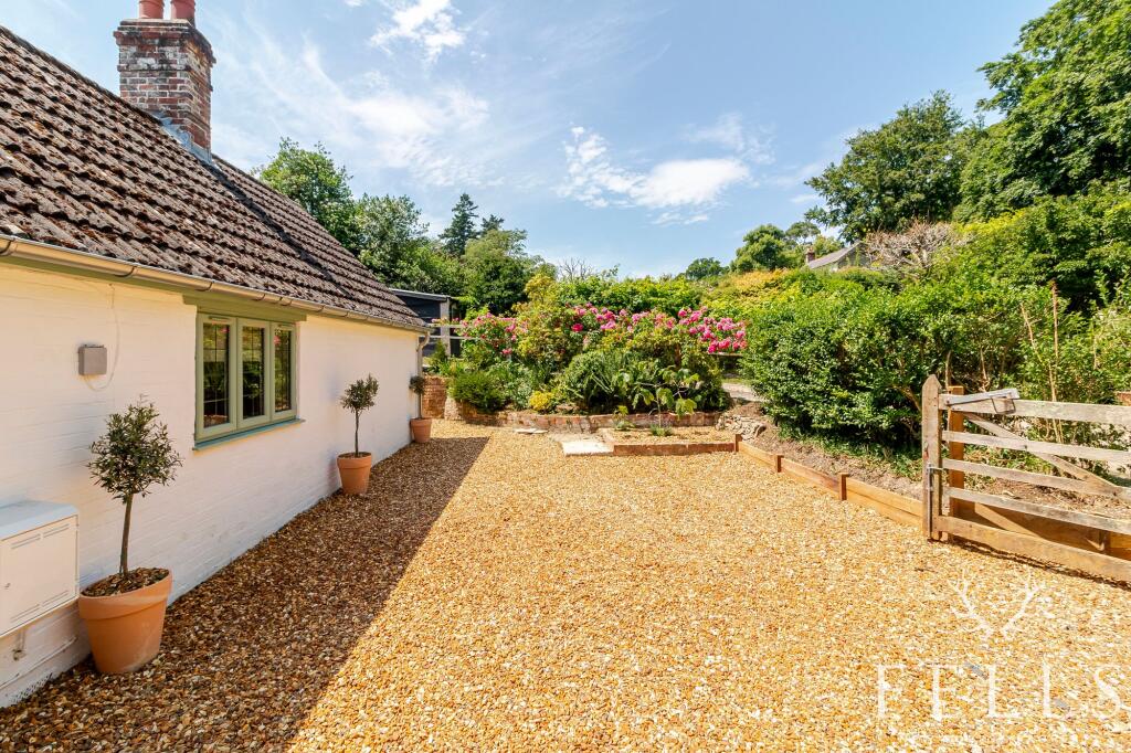 Additional image 20 of Lester Square, Burley, New Forest