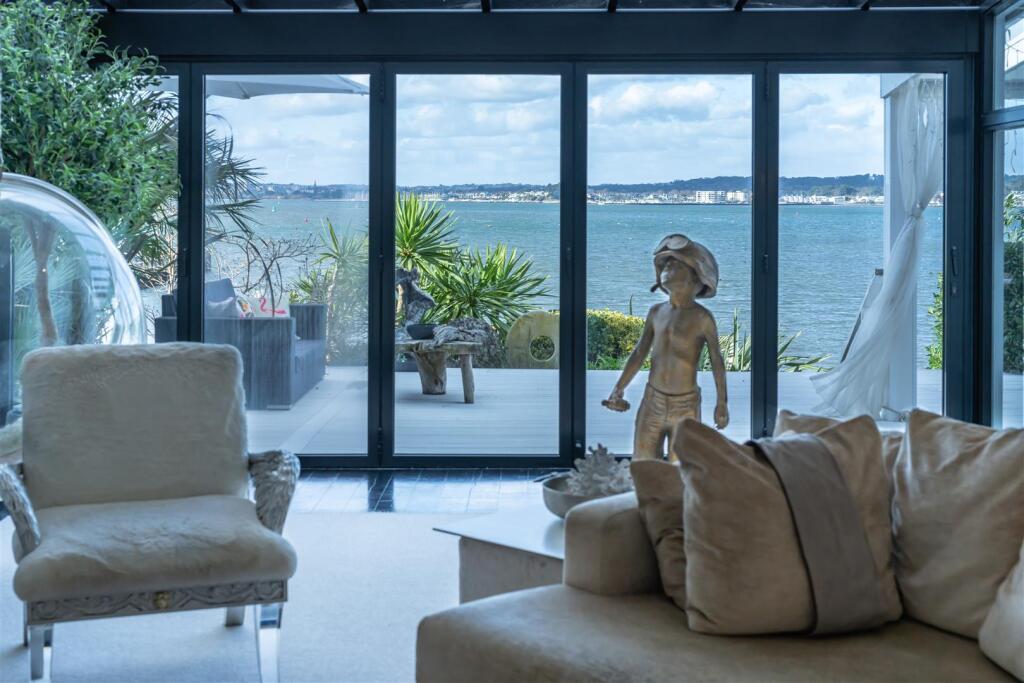 Additional image 11 of The Horseshoe, Sandbanks