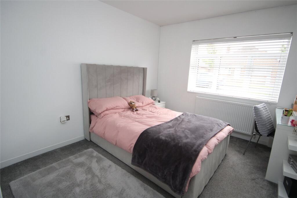 Additional image 10 of Seacroft Avenue, Barton on Sea, New Milton, Hampshire, BH25