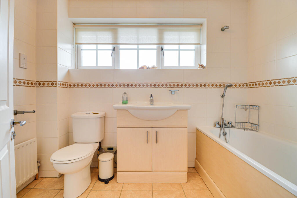 Additional image 17 of Cranbourne Drive, Harpenden, Hertfordshire, AL5