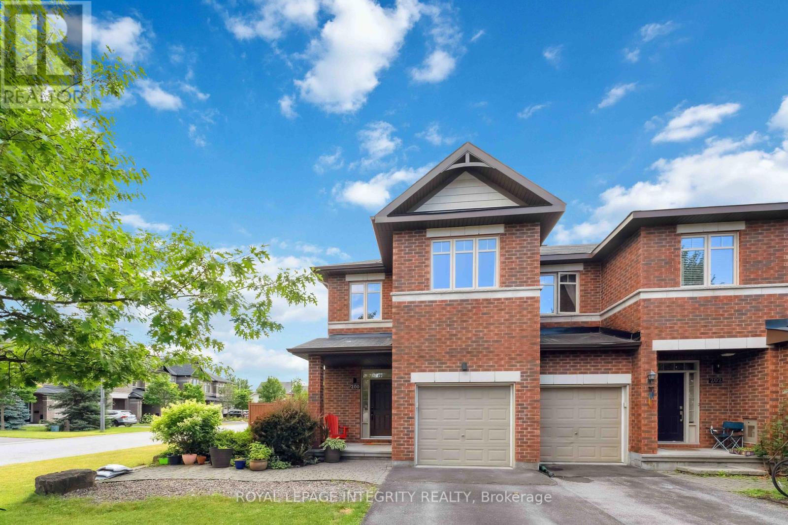 200 BADGELEY AVENUE|Ottawa, Ontario K2T0A4