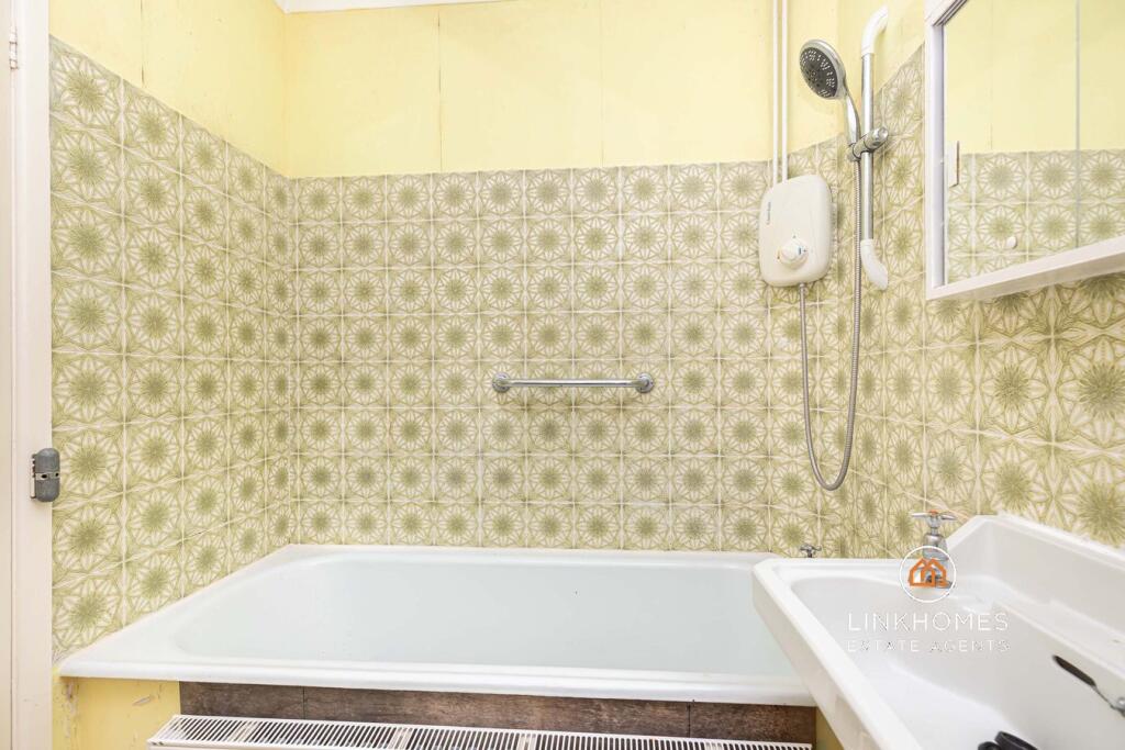 Additional image 14 of Pergin Crescent, Poole, BH17