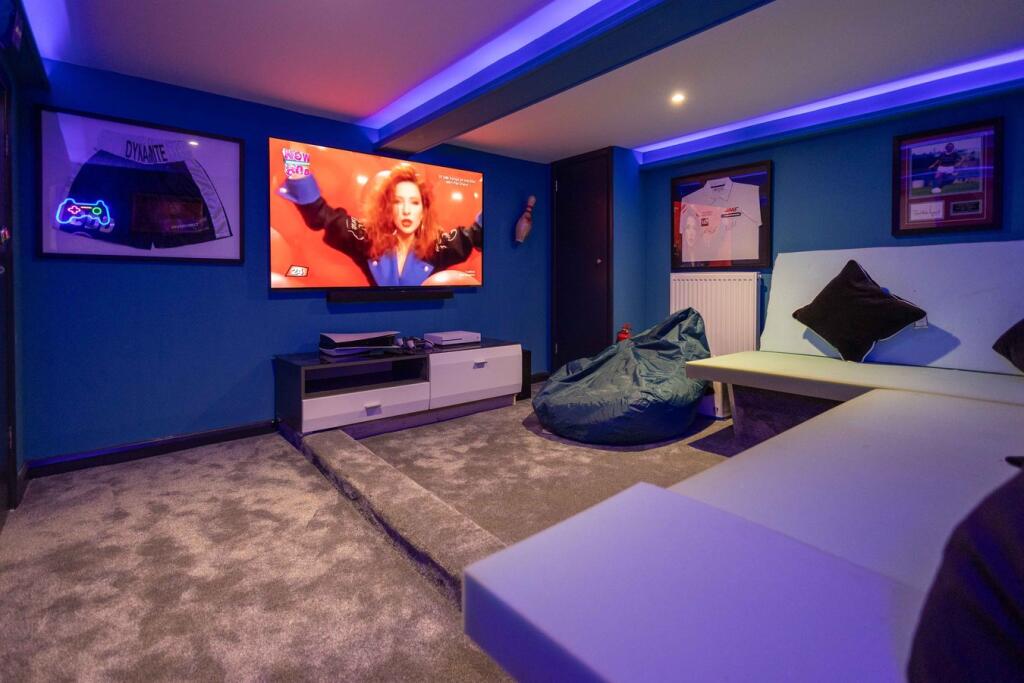 Additional image 13 of Redhill Drive, Bournemouth, BH10