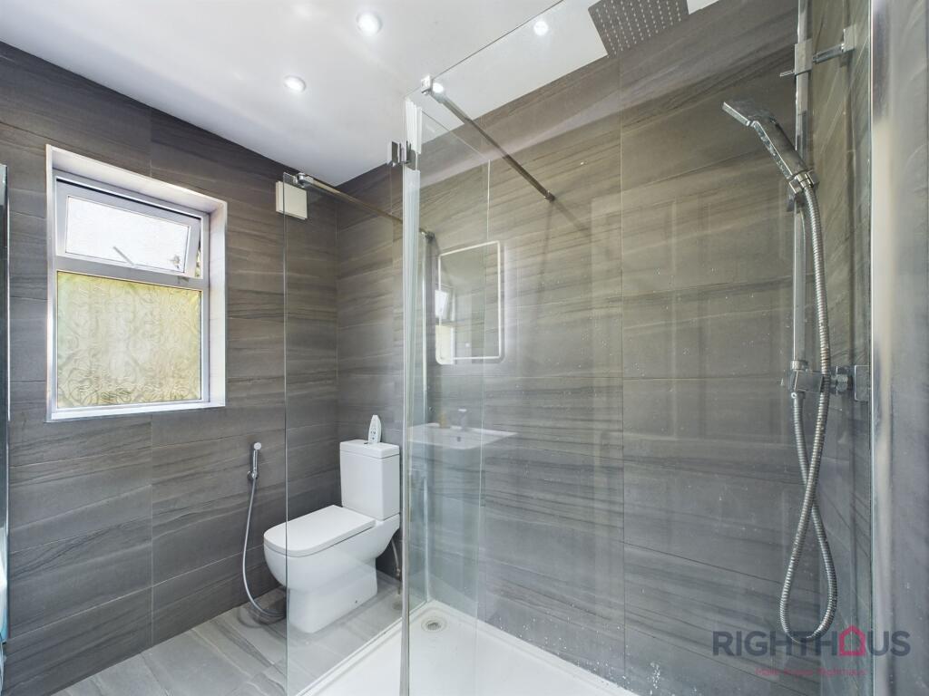 Additional image 18 of Ashtree Grove, Bradford, BD7