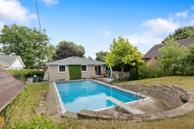 Additional image 29 of 41 Highpark Ave