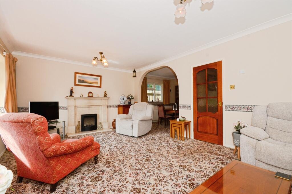 Additional image 4 of Courtfields, Harpenden