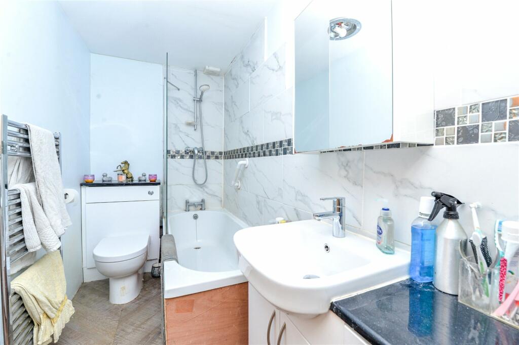 Additional image 6 of Derwent Road, New Milton, Hampshire, BH25